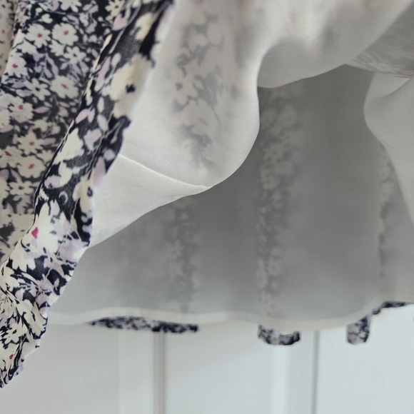 Dynamite Chiffon Floral Skirt in size xs - Picture 5 of 5